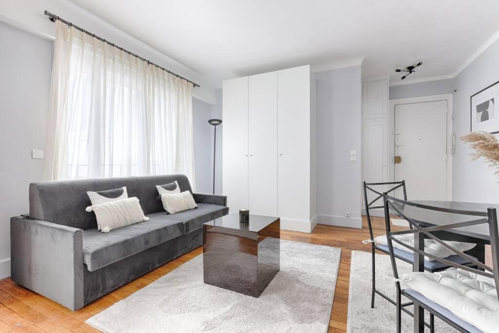 Matignon Saint-honore : Magnifique 1br Appartement Parijs